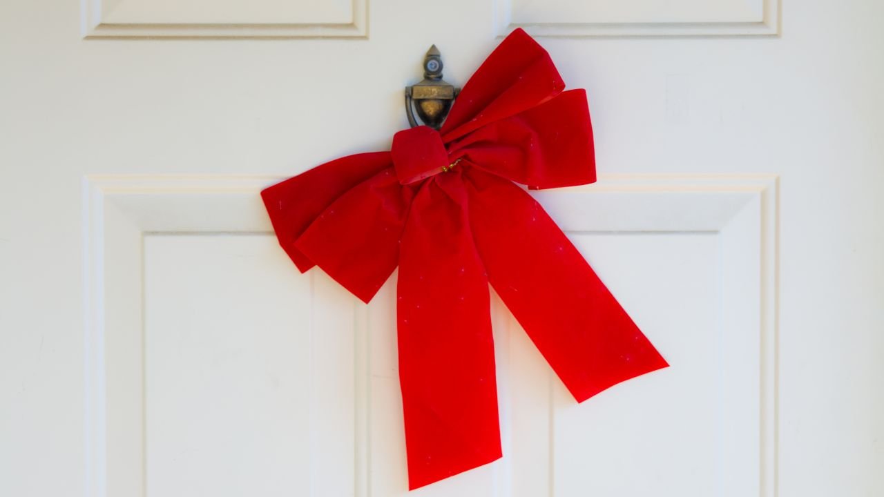 Nơ đỏ để trang trí Noel