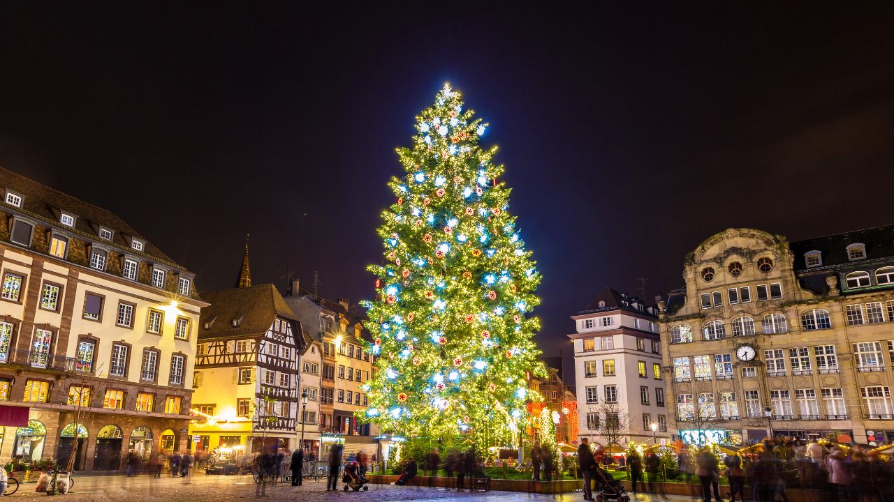 Trang Trí Cây Thông Noel Ngoài Trời